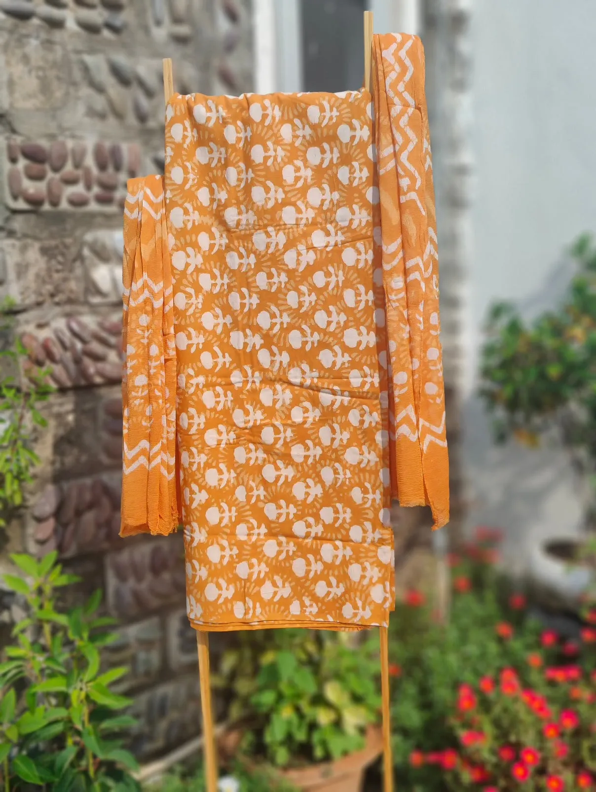 MUSTARD YELLOW BLOCK PRINT COTTON SUIT SET.