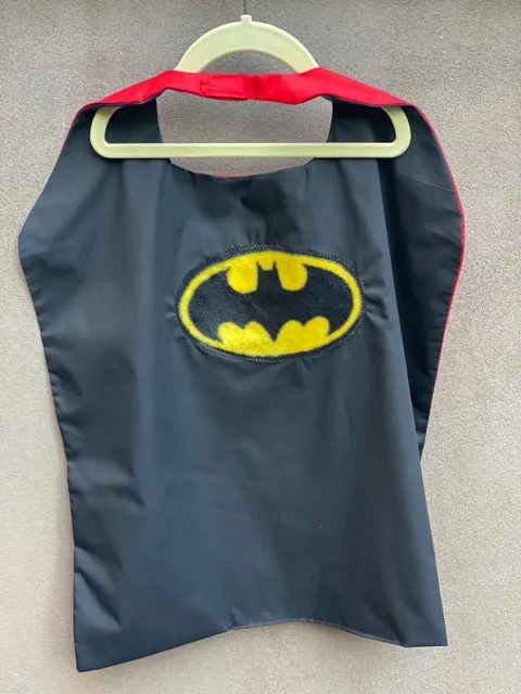 Red Suphero Reversible Cape (Super/Bat)
